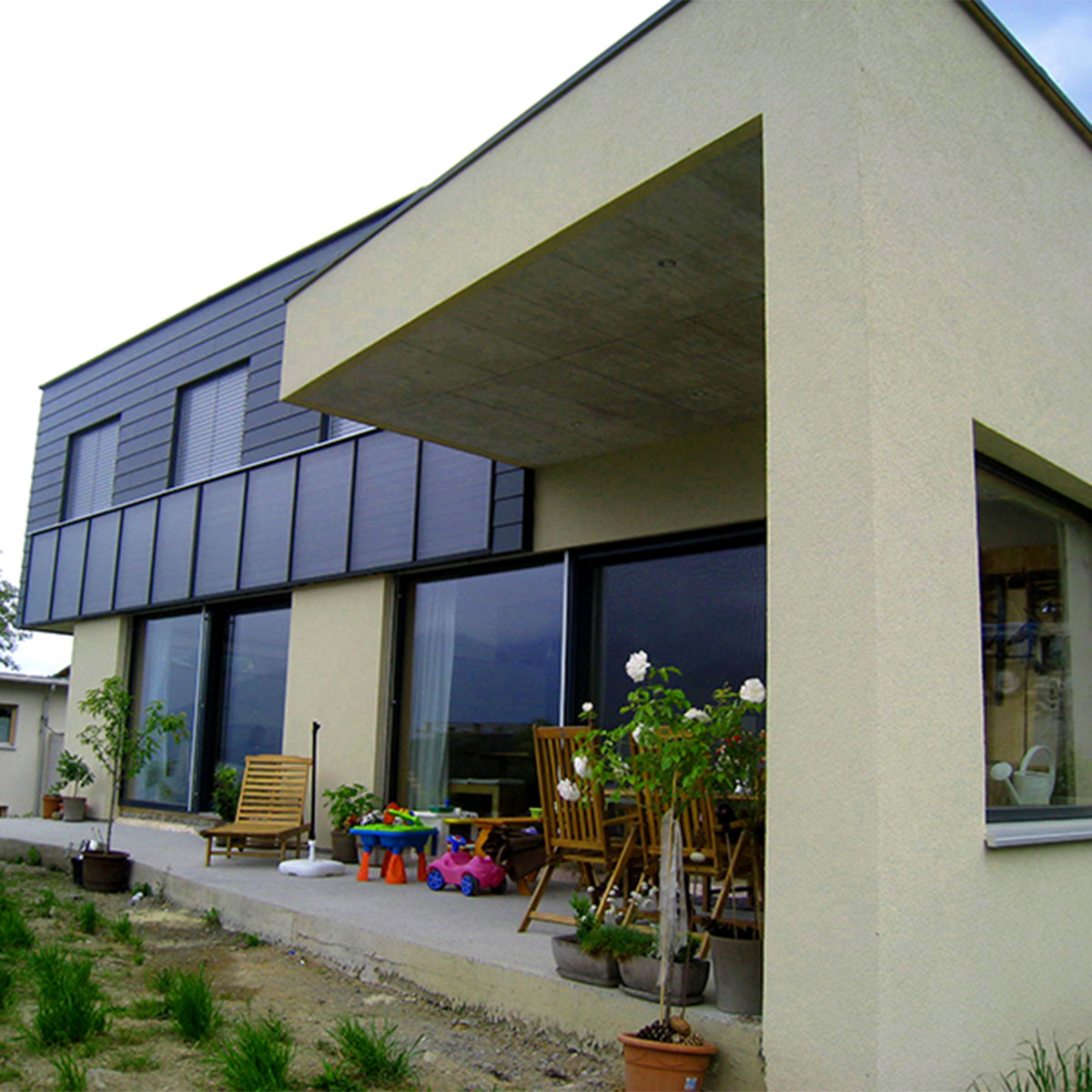 Haus mit neuem Außenputz in Vorarlberg